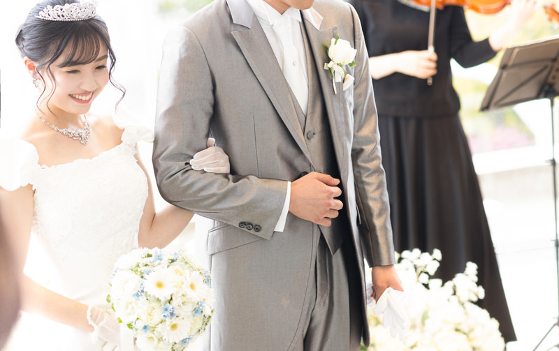 結婚式前ダイエットを成功させた花嫁と新婦の姿
