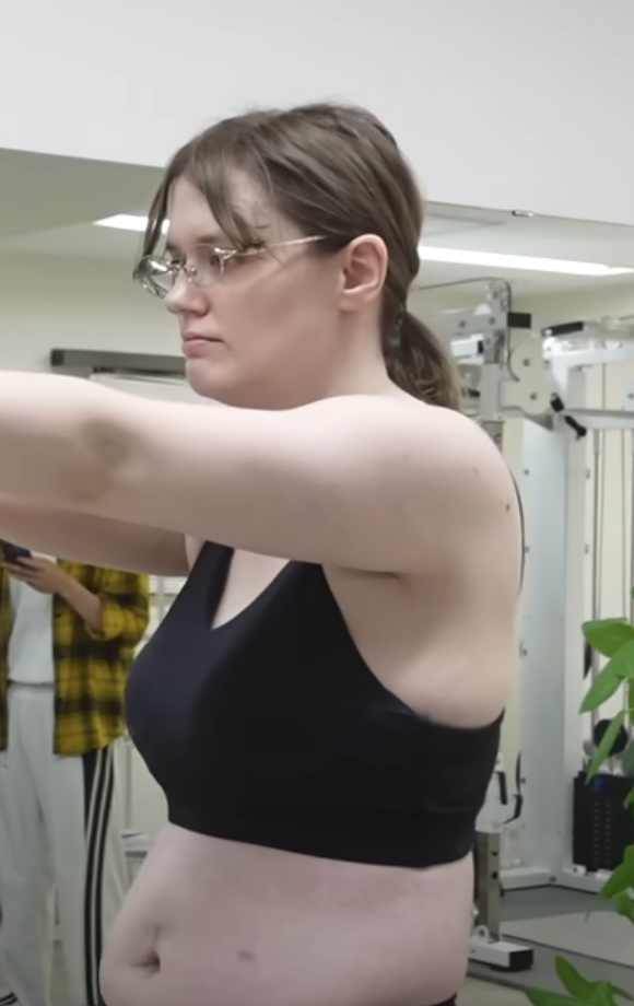 70キロから50キロまで痩せた女性のダイエット開始前の見た目画像